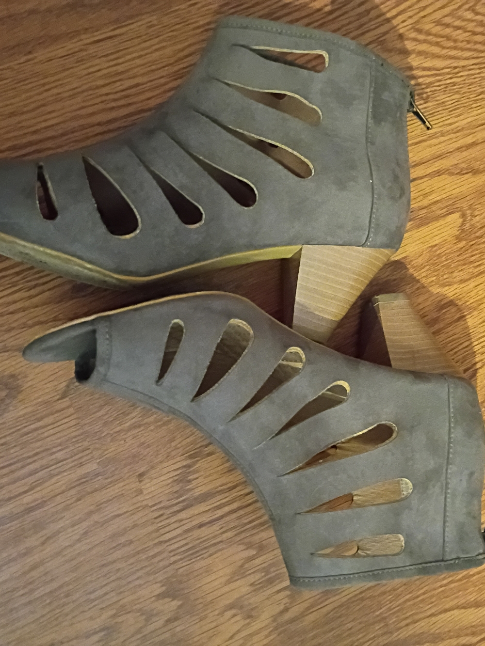 Women’s Cutout Peep-Toe Heeled Booties in Gray